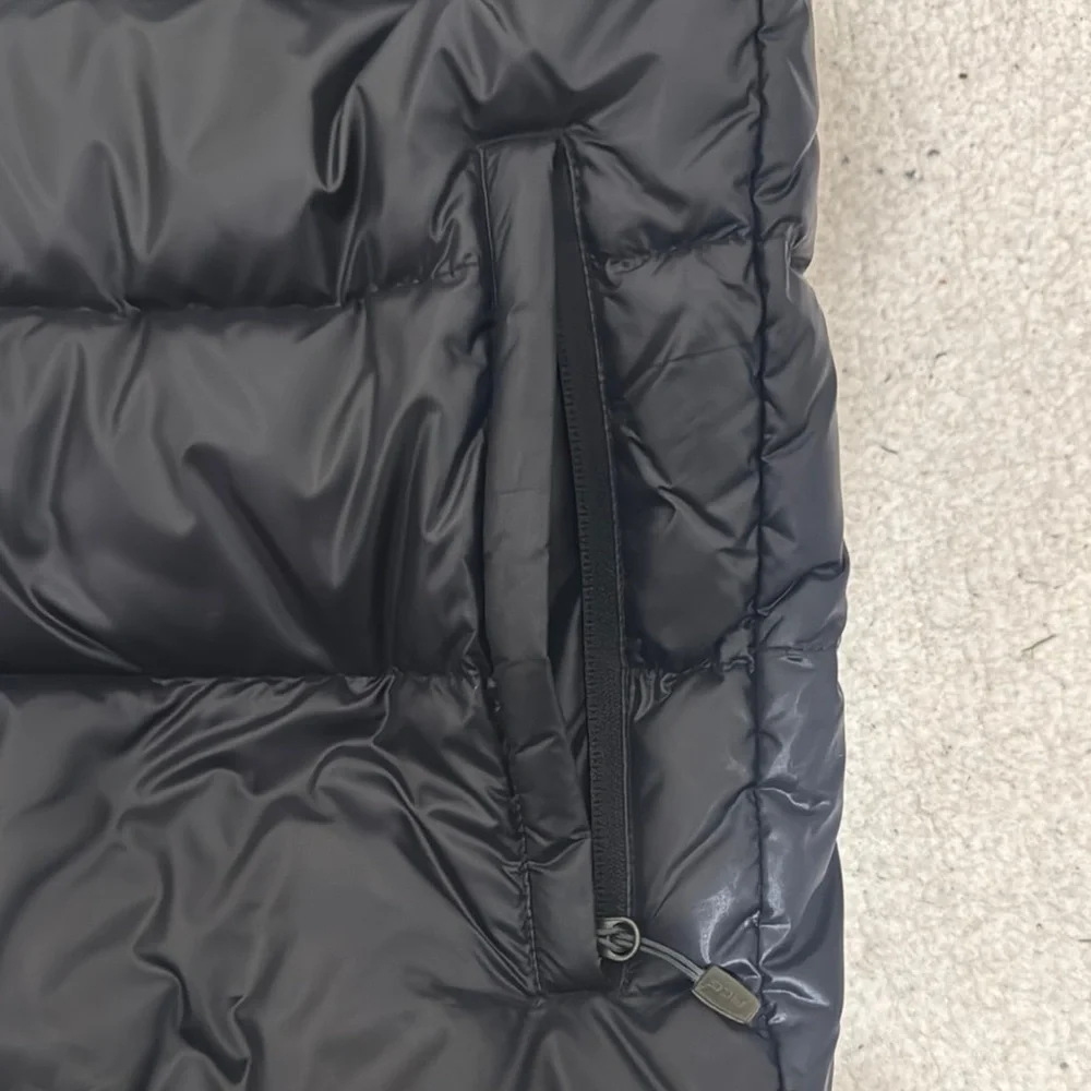 Black Puffer Vest - Picture 3 of 8